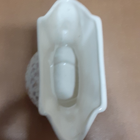 Vintage Vase with gold floral print made by Stoneer Pottery Co. - Picture 3 of 9